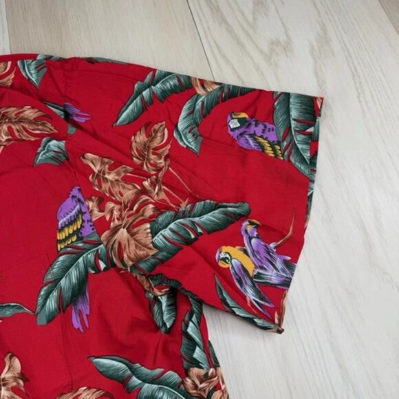 Paradise Found Shirt Men’s 2XL XXL Red Magnum PI Tropical Floral Parrot Camp - Picture 3 of 9